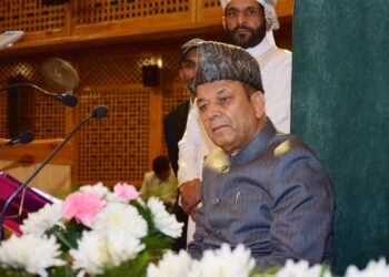 جموںوکشمیر قانون ساز اسمبلی نے خصوصی حیثیت کی بحالی کا مطالبہ کرتے ہوئے قرار داد منظور کی