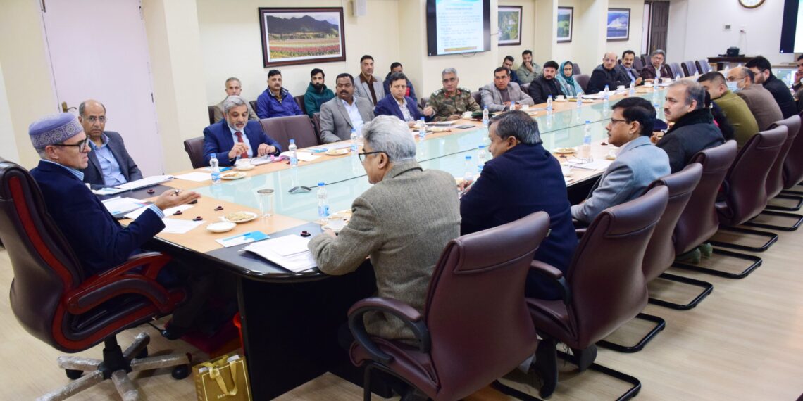 سیول سیکرٹریٹ سری نگرمیں وزیر اعلیٰ عمر عبداللہ کی زیرصدارت اعلیٰ افسران کی اہم میٹنگ منعقد