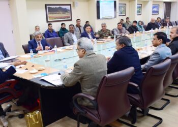سیول سیکرٹریٹ سری نگرمیں وزیر اعلیٰ عمر عبداللہ کی زیرصدارت اعلیٰ افسران کی اہم میٹنگ منعقد