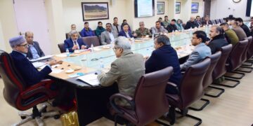 سیول سیکرٹریٹ سری نگرمیں وزیر اعلیٰ عمر عبداللہ کی زیرصدارت اعلیٰ افسران کی اہم میٹنگ منعقد