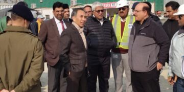 جسٹس تاشی ربستن نے رکھِ گنڈاَکشا بمنہ میں نئے ہائی کورٹ کمپلیکس سائٹ کا دورہ کیا