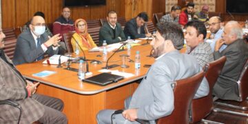 نائب وزیر اعلیٰ نے شوپیاں او رپلوامہ کے پی ڈبلیو ڈی منصوبوں کا جائزہ لیا