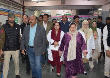 نائب وزیر اعلیٰ اور وزیر صحت نے ایس ایم ایچ ایس ہسپتال میں زخمیوں کی عیادت کی