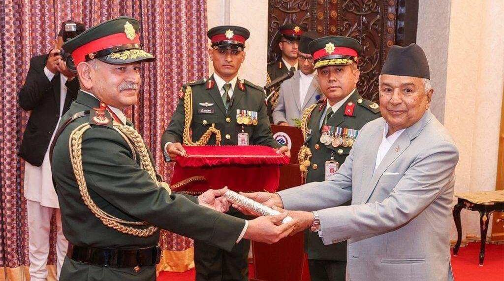 بھارتی فوج کے جنرل دویدی کو نیپالی فوج نے اعزازی جنرل رینک سے نوازا۔