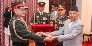 بھارتی فوج کے جنرل دویدی کو نیپالی فوج نے اعزازی جنرل رینک سے نوازا۔