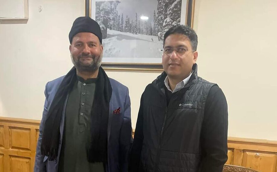 ممبر اسمبلی ترال ناظم سیاحت سے ملاقی