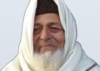 وہ اِک چراغِ طاق تھا, بجھ گیا۔