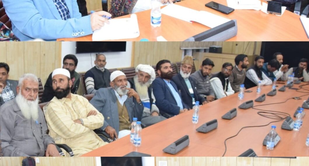 وادی کشمیر کے متعدد وفد جاوید احمد رانا سے ملاقی