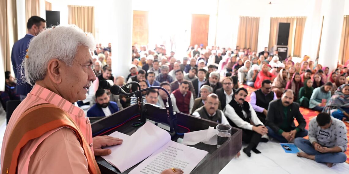 لیفٹیننٹ گورنر نے آل جموںوکشمیر سد گوروکبیر سبھا کے زیر اہتمام ” ستسنگ سماگم “ میں شرکت کی