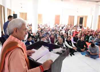 لیفٹیننٹ گورنر نے آل جموںوکشمیر سد گوروکبیر سبھا کے زیر اہتمام ” ستسنگ سماگم “ میں شرکت کی
