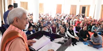 لیفٹیننٹ گورنر نے آل جموںوکشمیر سد گوروکبیر سبھا کے زیر اہتمام ” ستسنگ سماگم “ میں شرکت کی
