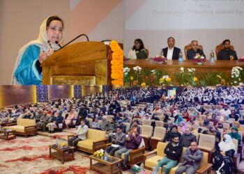سکینہ مسعود اِیتو کا سکاسٹ کشمیر میں یوم اطفال کی تقریبات سے خطاب