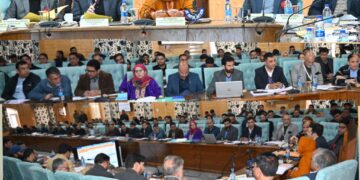 سکینہ مسعود نے کولگام کا دورہ کیا ، ضلع کے ترقیاتی منظر نامے کا جائیزہ لیا