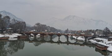 چند دنوں کی راحت کے بعد جموں و کشمیر کے کچھ حصے سردی سے کانپ اٹھے