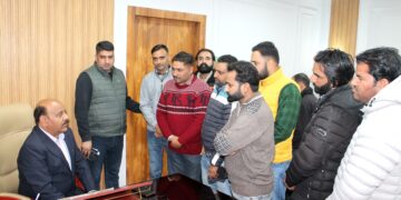 متعدد وفوداور اَفرادنے نائب وزیرا علیٰ سے ملاقات کی
