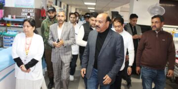 نائب وزیرا علیٰ نے شالامار ہسپتال کا دورہ کیا