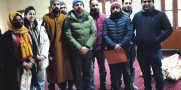 ہینڈی کرافٹس اینڈ ہینڈلوم ڈیپارٹمنٹ نے کاریگروں میں کانی لومز اور نمدہ ٹول کِٹس تقسیم کئے