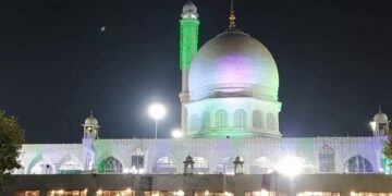 جموں وکشمیر میں معراج العالم کی تقریب مذہبی جوش و خروش کے ساتھ منائی جا رہی ہے