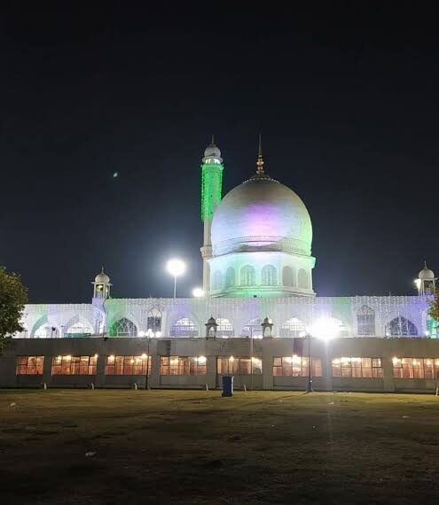جموں وکشمیر میں معراج العالم کی تقریب مذہبی جوش و خروش کے ساتھ منائی جا رہی ہے