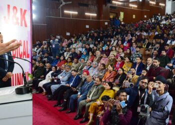 وزیر اعلیٰ نے جموں میں پہلی بار نیشنل میڈیکل کانفرنس ’میڈیکون 2025 سے خطاب کیا