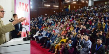 وزیر اعلیٰ نے جموں میں پہلی بار نیشنل میڈیکل کانفرنس ’میڈیکون 2025 سے خطاب کیا