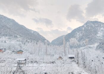 چلہ خورد کی آمد۔۔۔۔۔کشمیر کے بالائی علاقوں میں ہلکی برف باری میدانی علاقوں میں بارشیں