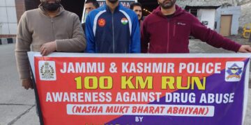 پلوامہ کے نوجوان کا قاضی گنڈ سے سرینگر تک100کلو میٹر دوڑ چند گھنٹوں میں مکمل کی