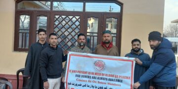 بلڈ ڈونیرس ترال کا گرپ ممبر اسمبلی ترال سے ملاقی