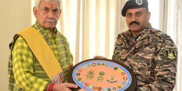 جموں/فروری2025ئ 	ڈائریکٹر جنرل سینٹرل ریزرو پولیس فورس (سی آر پی ایف) جی پی سنگھ نے آج لیفٹیننٹ گورنر منوج سِنہاسے ملاقات کی۔