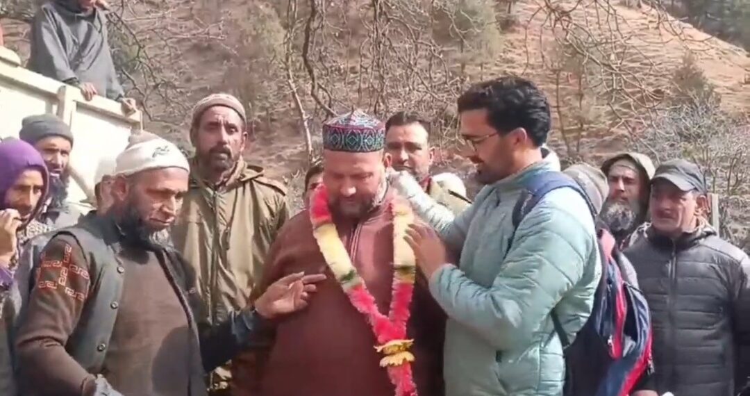 ممبر اسمبلی ترال رفیق احمد نائیک کا دورہ دودھ مرگ