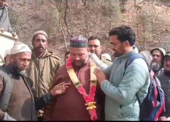 ممبر اسمبلی ترال رفیق احمد نائیک کا دورہ دودھ مرگ