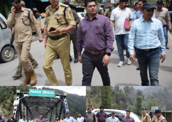 صوبائی کمشنر جموں اور آئی جی پی جموں نے رام بن کے سیلاب زدہ علاقوں کا دورہ کیا