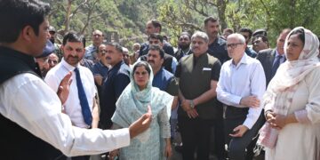 پہلگام حملے کوفرقہ وارانہ بنانے والے کشمیری نوجوانوں کی قربانی اورلوگوں کے احتجاج کونہ بھولیں :عمرعبداللہ