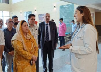 سکینہ اِیتو کا ایمزجموں کا دورہ