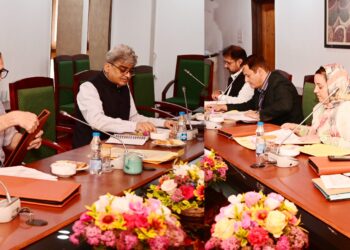 وزیر اعلیٰ عمر عبداللہ کی زیر صدارت پہلگام میں کابینہ کی خصوصی میٹنگ کی۔