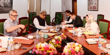 وزیر اعلیٰ عمر عبداللہ کی زیر صدارت پہلگام میں کابینہ کی خصوصی میٹنگ کی۔