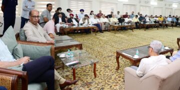 وزیر اعلیٰ نے جموں میں سول سوسائٹی کے ممبروں کے ساتھ بات چیت کی