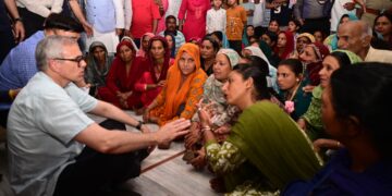 کشیدگی سے کسی کو فائدہ نہیں ہوگا، پاکستان کو تناو¿ کو کم کرنے پر توجہ دینا چاہے:وزیر اعلیٰ عمر عبد اللہ
