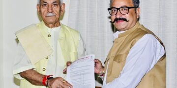 آسام گوہاٹی کی سیلف ڈیفنس اِنسٹرکٹر اشمیتا پال نے آج لیفٹیننٹ گورنر منوج سِنہا سے ملاقات کی ۔
