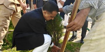 چیف جسٹس کا ڈِسٹرکٹ کورٹ کمپلیکس سری نگر کا دورہ