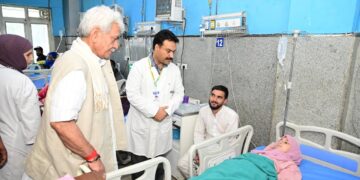 لیفٹیننٹ گورنر نے اوڑی کے سرحدی دیہات لگامہ اور گنگل میں پاکستان کی بلا اشتعال گولہ باری سے شہری علاقوں اور رہائشی مکانات کو پہنچنے والے نقصان کا جائزہ لیا