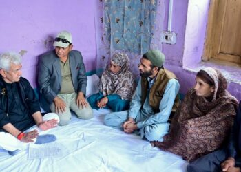 جموں و کشمیر میں بند 16سیاحتی مقامات کو2روز بعد کھول دیا جائے گا:ایل کی منوج سنہا