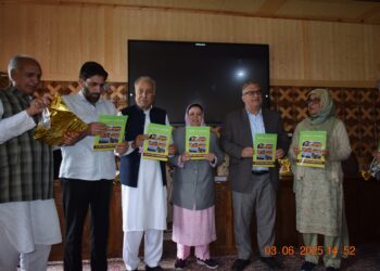سکینہ اِیتو نے پانپور حلقے کا دورہ کیا