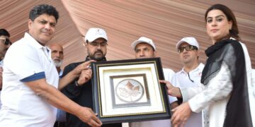 سرینگر میں ”سائیکلوتھن ۔ پیڈل فار پیس “ میں ایک ہزار سے زیادہ سائیکل سوار نے حصہ لیا