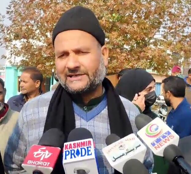 ممبر اسمبلی ترال رفیق احمد نائیک کااہل اسلام کو عید مبارک