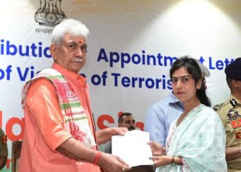 انتظامیہ دہشت گردی سے متاثرہ خاندانوں کے تمام غیر رجسٹرڈ کیسوں کی تحقیقات کرے گی:ایل جی منوج سنہا