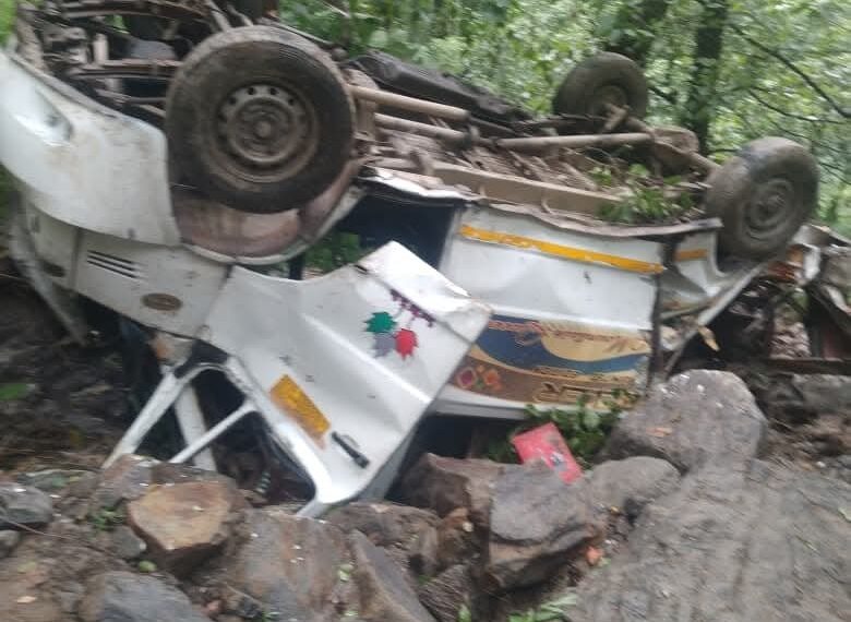 ڈوڈہ میں برتھ روڑ پر خوفناک سڑک حادثہ،3 مسافر ہلاک 4 دیگر شدید زخمی
