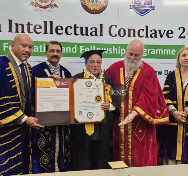 مشتاق چایا کو امریکہ کی برلنگٹن یونیورسٹی نے ڈاکٹریٹ کی اعزازی ڈگری سے نوازا