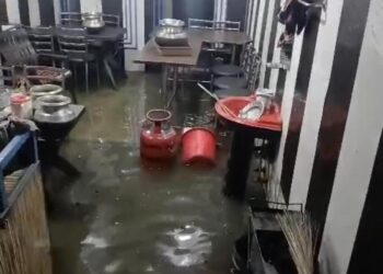 ترال بالا میں سٹیٹ بنک کے سامنے ناقص درینج سسٹم