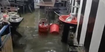 ترال بالا میں سٹیٹ بنک کے سامنے ناقص درینج سسٹم